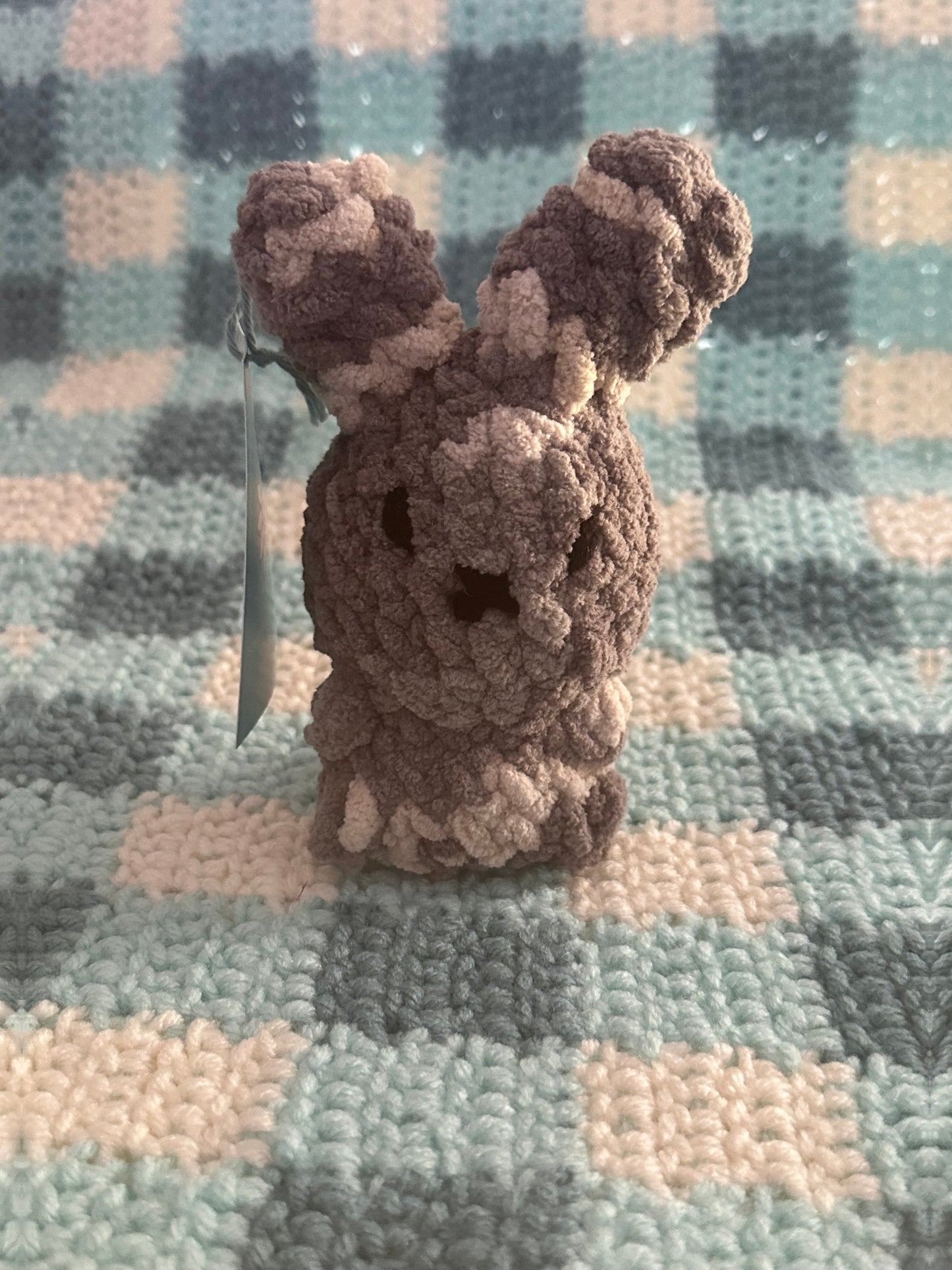 Small rabbit stuffie